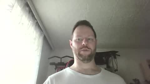 Snapshot of luke91_t chatting on May 8, 11:59 am luke91_t online show from May 8, 11:59 am