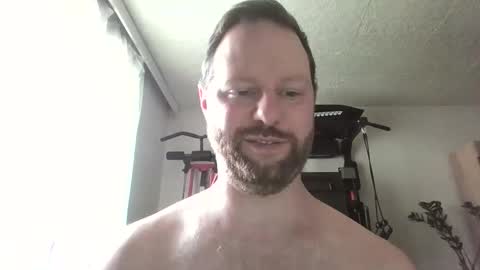 Snapshot of luke91_t chatting on June 5, 12:22 pm luke91_t online show from June 5, 12:22 pm