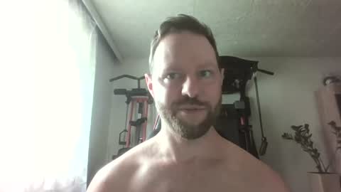 Snapshot of luke91_t chatting on July 15, 9:25 am luke91_t online show from July 15, 9:25 am