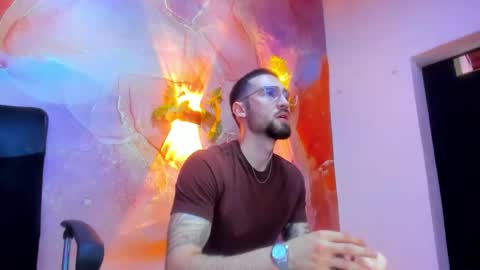 Snapshot of luke_davis01 chatting on January 29, 1:07 pm LUKE online show from January 29, 1:07 pm