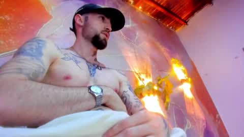 Snapshot of luke_davis01 chatting on February 8, 6:12 pm LUKE online show from February 8, 6:12 pm