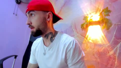 Snapshot of luke_davis01 chatting on February 10, 1:01 pm LUKE online show from February 10, 1:01 pm