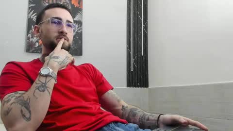 Snapshot of luke_davis01 chatting on February 17, 1:10 pm LUKE online show from February 17, 1:10 pm