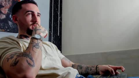 Snapshot of luke_davis01 chatting on February 26, 2:03 pm LUKE online show from February 26, 2:03 pm