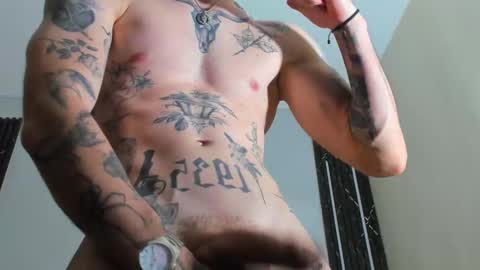 Snapshot of luke_davis01 chatting on February 27, 5:36 pm LUKE online show from February 27, 5:36 pm