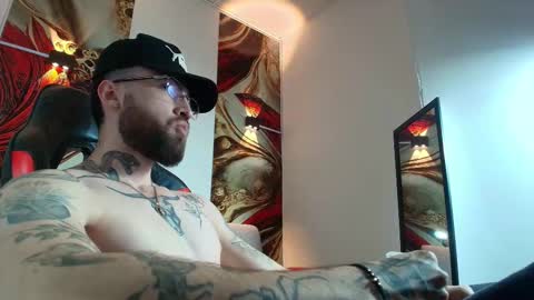 Snapshot of luke_davis01 chatting on September 15, 1:22 pm LUKE online show from September 15, 1:22 pm