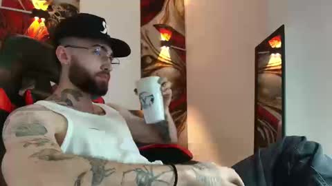 Snapshot of luke_davis01 chatting on September 24, 1:14 pm LUKE online show from September 24, 1:14 pm