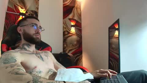 Snapshot of luke_davis01 chatting on September 25, 1:26 pm LUKE online show from September 25, 1:26 pm