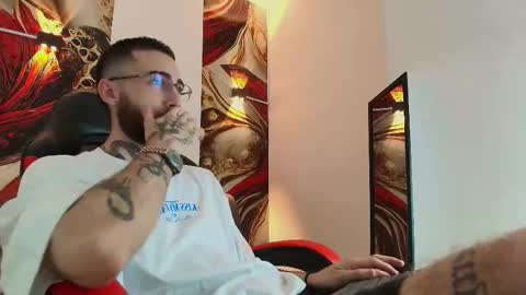 Snapshot of luke_davis01 chatting on October 11, 12:47 pm LUKE online show from October 11, 12:47 pm