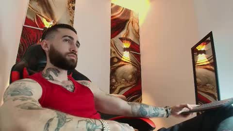 Snapshot of luke_davis01 chatting on October 14, 1:34 pm LUKE online show from October 14, 1:34 pm