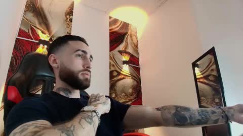 Snapshot of luke_davis01 chatting on October 29, 1:24 pm LUKE online show from October 29, 1:24 pm