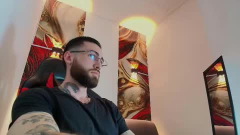 Snapshot of luke_davis01 chatting on November 15, 1:07 pm LUKE online show from November 15, 1:07 pm