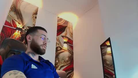 Snapshot of luke_davis01 chatting on November 18, 1:26 pm LUKE online show from November 18, 1:26 pm