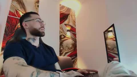 Snapshot of luke_davis01 chatting on December 2, 1:28 pm LUKE online show from December 2, 1:28 pm