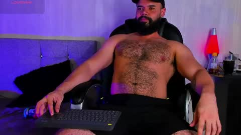 Snapshot of luke_diaz7 chatting on April 4, 9:45 pm luke diaz7 online show from April 4, 9:45 pm