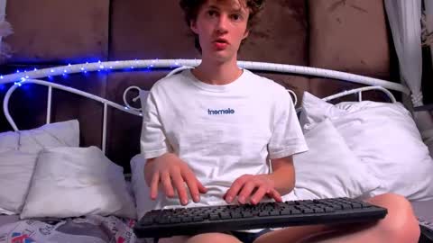 Snapshot of luke_sweet chatting on May 14, 1:07 pm Luke online show from May 14, 1:07 pm