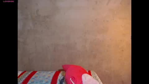 Snapshot of lukeandzoey chatting on June 3, 6:35 pm lukeandzoey online show from June 3, 6:35 pm