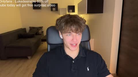 Snapshot of lukedesirable chatting on April 10, 11:20 pm lukedesirable online show from April 10, 11:20 pm