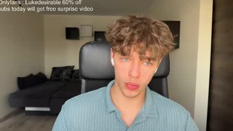 Snapshot of lukedesirable chatting on April 14, 4:57 pm lukedesirable online show from April 14, 4:57 pm