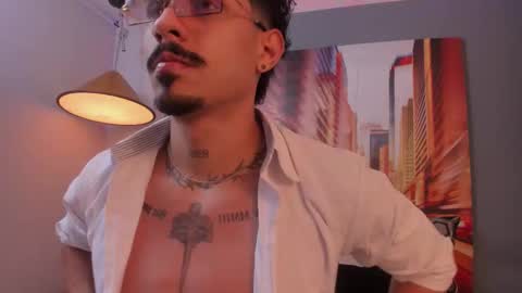 Snapshot of lukeetaylor_ chatting on December 14, 10:42 am Luke Taylor online show from December 14, 10:42 am