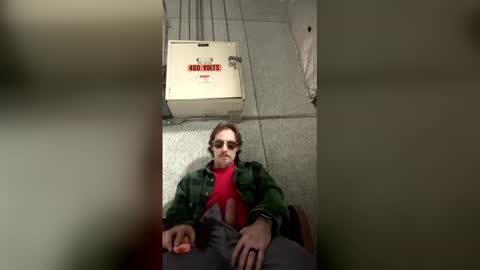 lukekibbe27 online show from January 18, 2:04 am