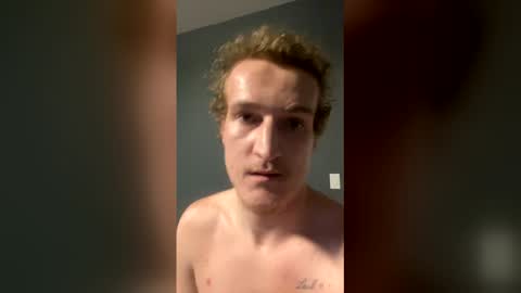 Snapshot of lukeshaft chatting on April 10, 8:52 am lukeshaft online show from April 10, 8:52 am