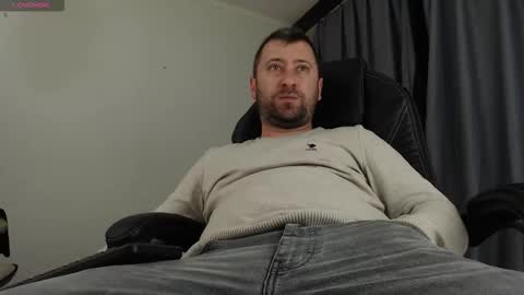 Snapshot of lukkee30 chatting on November 15, 11:40 am Sir Alex online show from November 15, 11:40 am