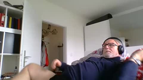 Snapshot of luley58 chatting on October 12, 12:48 pm luley58 online show from October 12, 12:48 pm