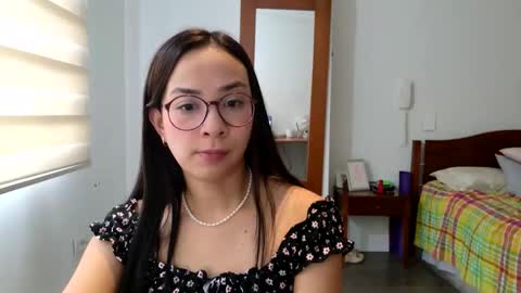 Snapshot of lulibee_ chatting on March 27, 1:22 pm Luli online show from March 27, 1:22 pm