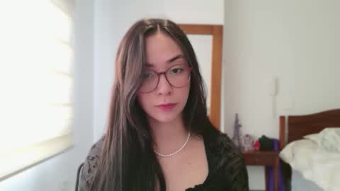 Snapshot of lulibee_ chatting on May 27, 1:08 pm Luli online show from May 27, 1:08 pm