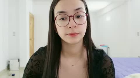 Snapshot of lulibee_ chatting on July 3, 12:22 pm Luli online show from July 3, 12:22 pm