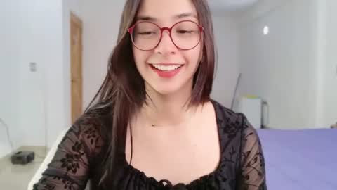 Snapshot of lulibee_ chatting on July 22, 12:08 pm Luli online show from July 22, 12:08 pm