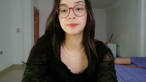Snapshot of lulibee_ chatting on July 29, 12:58 pm Luli online show from July 29, 12:58 pm