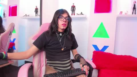 Snapshot of lullaby_charade chatting on November 1, 12:18 pm Cookie online show from November 1, 12:18 pm