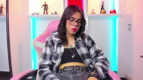 Snapshot of lullaby_charade chatting on November 5, 12:05 pm Cookie online show from November 5, 12:05 pm