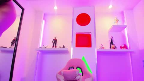 Snapshot of lullaby_charade chatting on November 6, 11:33 am Cookie online show from November 6, 11:33 am