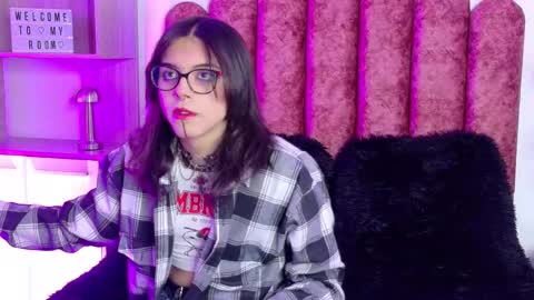 Snapshot of lullaby_charade chatting on November 21, 12:04 pm Cookie online show from November 21, 12:04 pm