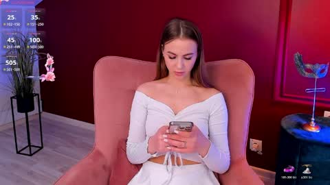 Snapshot of lullyfox chatting on March 29, 12:16 pm Cherie online show from March 29, 12:16 pm