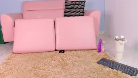 Snapshot of lulu__cute1 chatting on November 25, 9:15 pm lulu__cute1 online show from November 25, 9:15 pm