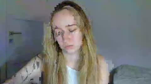 Lulu Baby18 online show from March 17, 9:29 pm