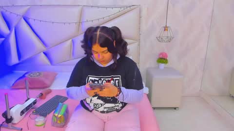 Snapshot of lulu_kawai chatting on February 5, 7:20 pm lulu online show from February 5, 7:20 pm