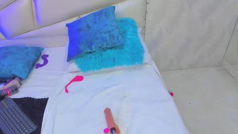 Snapshot of lulu_kawai chatting on February 10, 10:51 pm lulu online show from February 10, 10:51 pm