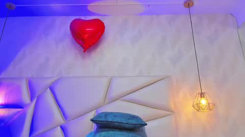 Snapshot of lulu_kawai chatting on March 10, 7:18 pm lulu online show from March 10, 7:18 pm