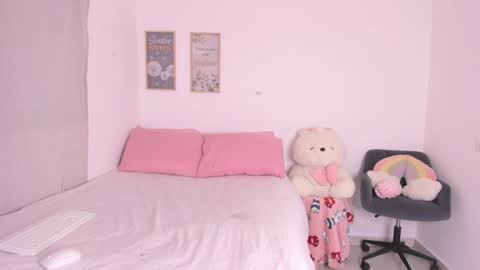 Snapshot of lulu_russell chatting on January 7, 2:10 am LULU online show from January 7, 2:10 am