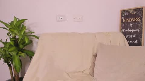 Snapshot of lulu_russell chatting on January 26, 7:10 am LULU online show from January 26, 7:10 am