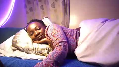 lulu_sparks1 online show from October 4, 1:14 am