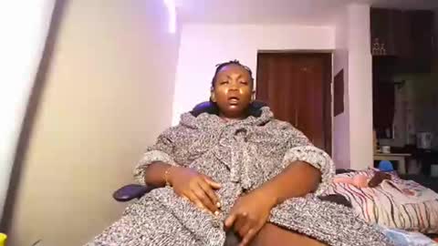 lulu_sparks1 online show from June 6, 6:07 am