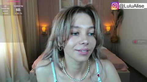 Snapshot of lulualise chatting on April 3, 1:20 pm Alise online show from April 3, 1:20 pm