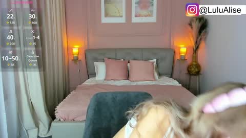 Snapshot of lulualise chatting on April 4, 1:19 pm Alise online show from April 4, 1:19 pm