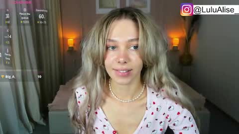 Snapshot of lulualise chatting on April 5, 1:52 pm Alise online show from April 5, 1:52 pm
